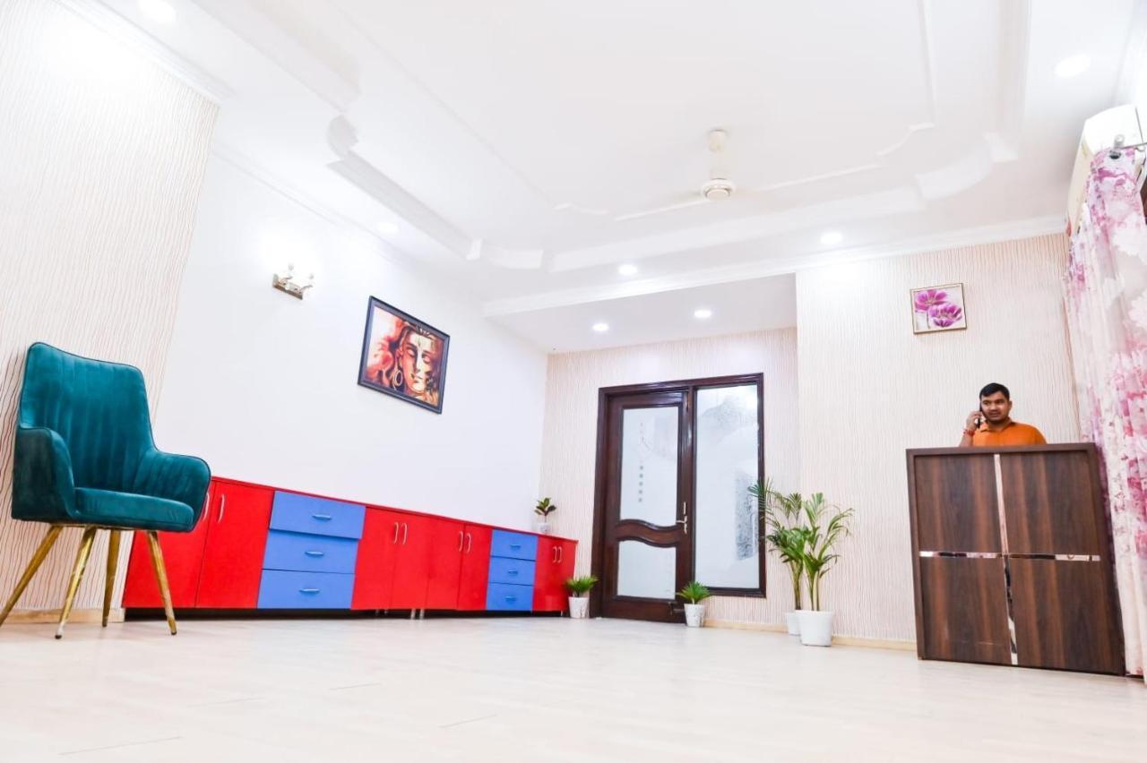 Hotel Wild Rose New Delhi Buitenkant foto