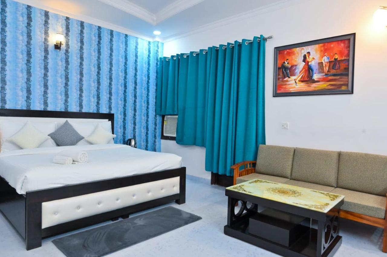 Hotel Wild Rose New Delhi Buitenkant foto